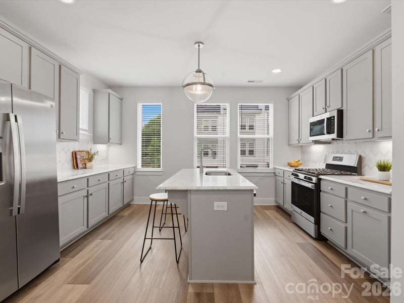 606 West End Dr, Charlotte, NC 28208