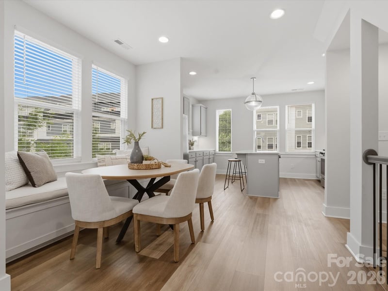 606 West End Dr, Charlotte, NC 28208
