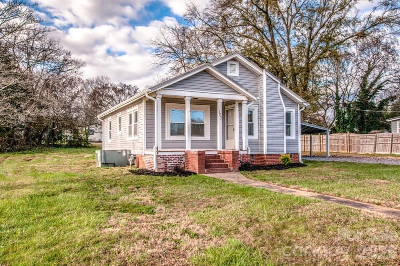107 Rose St, Mount Holly, NC 28120