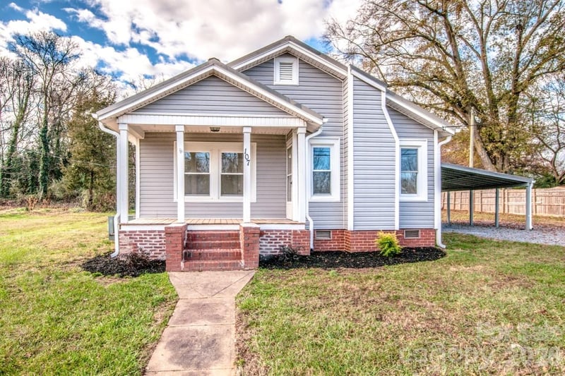 107 Rose St, Mount Holly, NC 28120