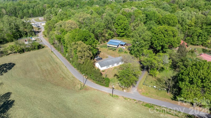 3634 Hillview Dr, Conover, NC 28613