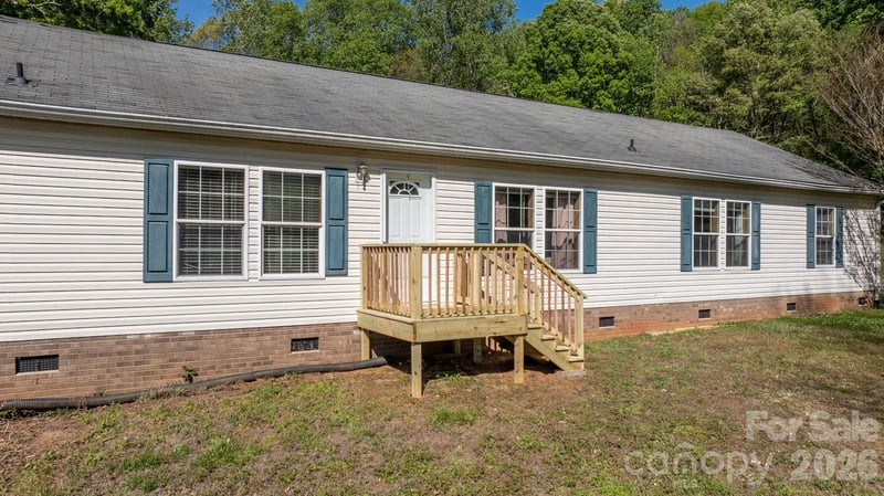 3634 Hillview Dr, Conover, NC 28613