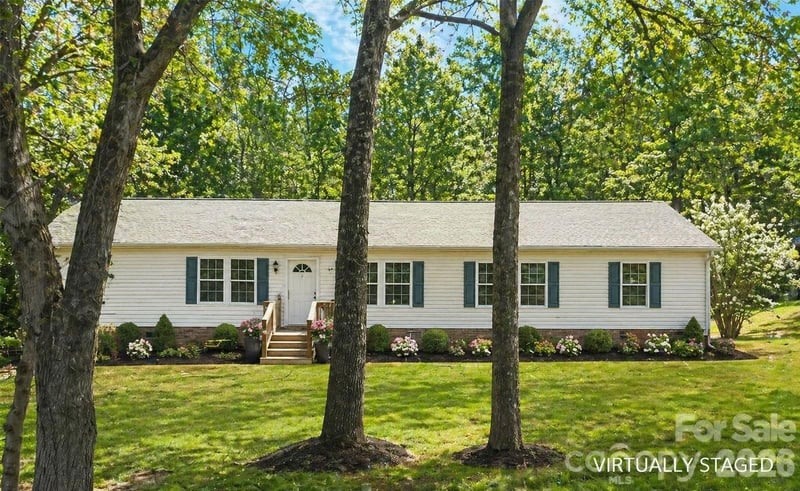 3634 Hillview Dr, Conover, NC 28613