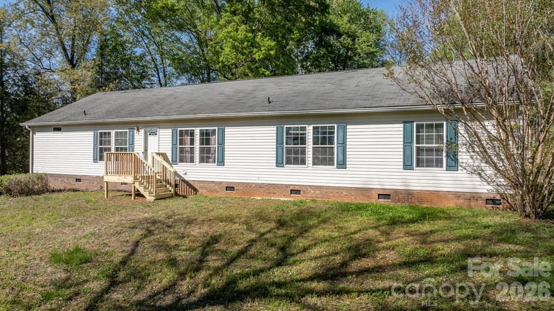 3634 Hillview Dr, Conover, NC 28613