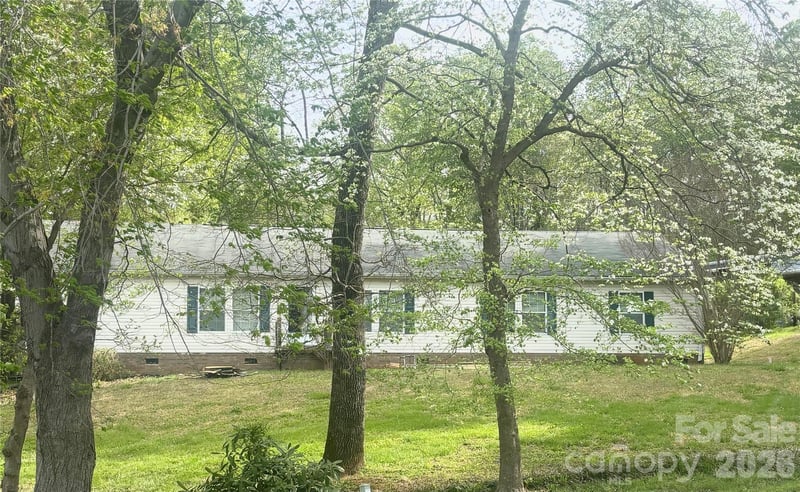 3634 Hillview Dr, Conover, NC 28613