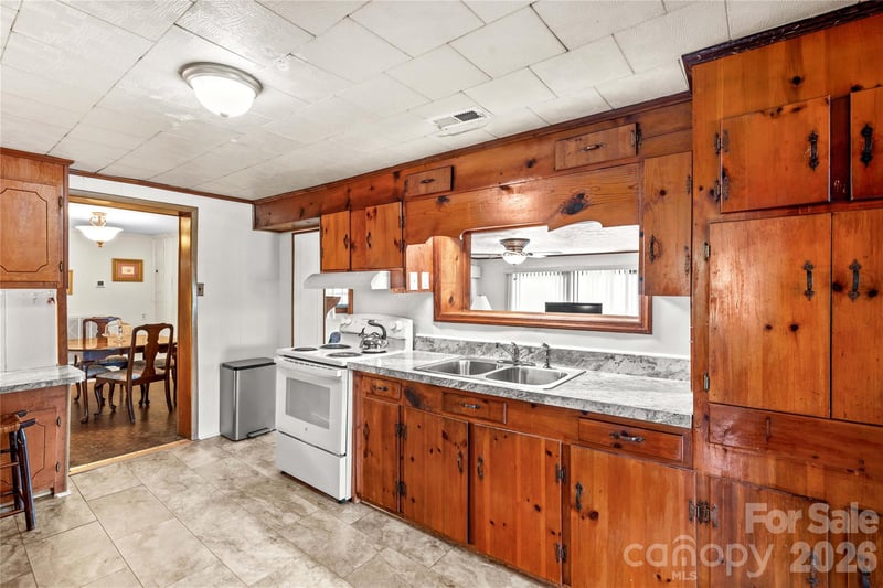155 Parkertown Rd, Mooresville, NC 28115