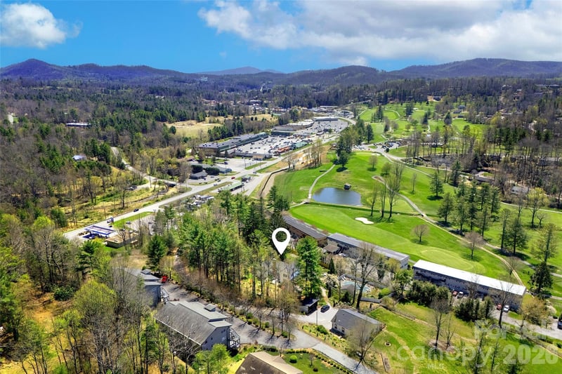 60 Henry Ln, Spruce Pine, NC 28777