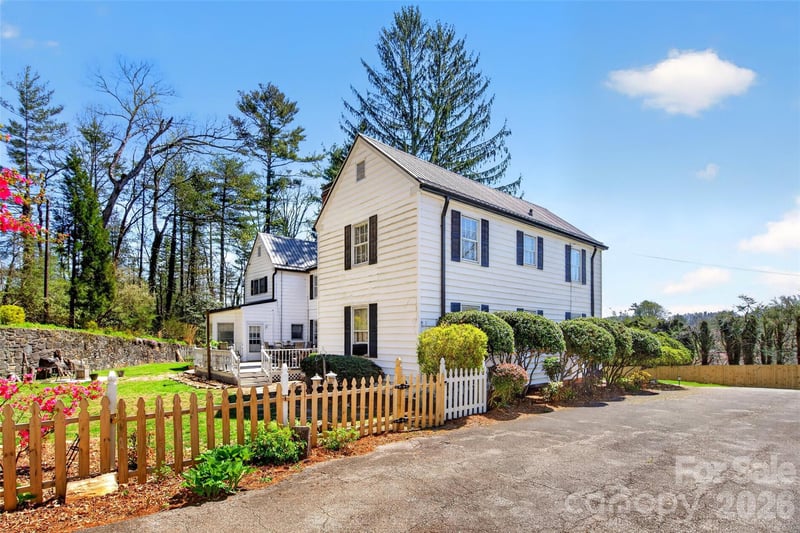 60 Henry Ln, Spruce Pine, NC 28777