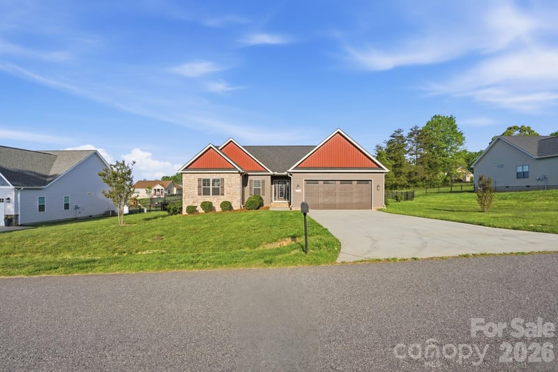 172 Staffordshire Dr, Statesville, NC 28625