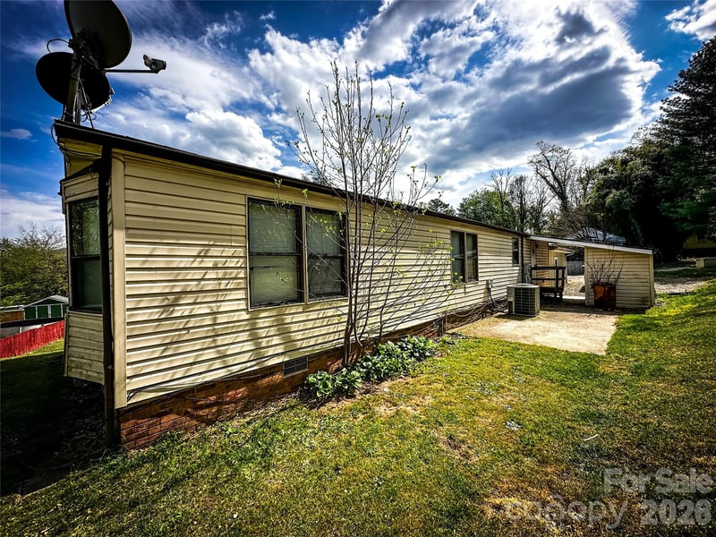 6 Lake Eden Cir, Black Mountain, NC 28711