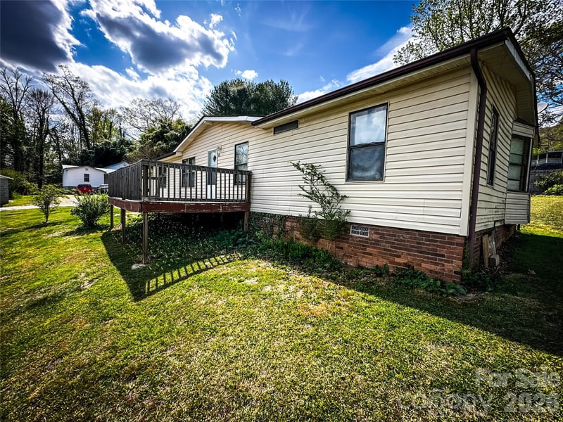 6 Lake Eden Cir, Black Mountain, NC 28711