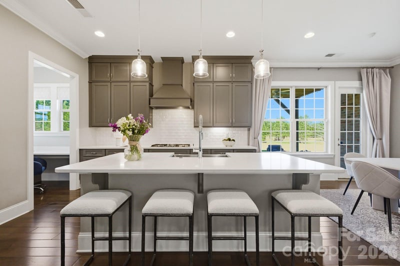 1020 Liggets Dr, Matthews, NC 28104