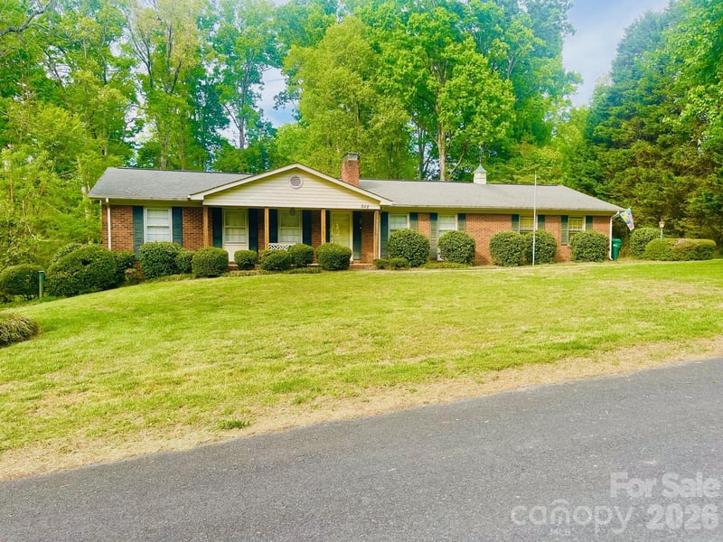 348 Random Dr, New London, NC 28127