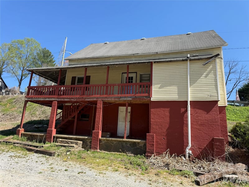 100 Hickory St, Rhodhiss, NC 28667