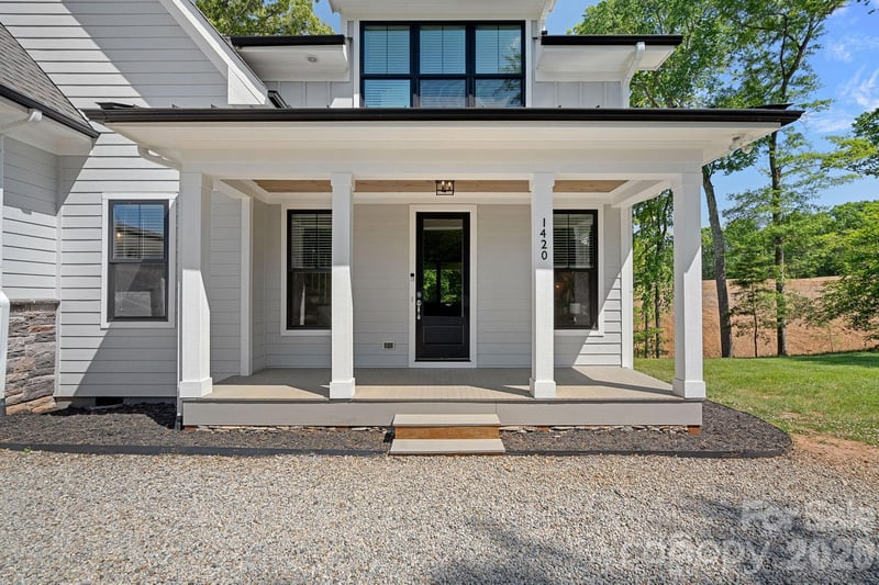 1420 Roundstone Rd, Sherrills Ford, NC 28673
