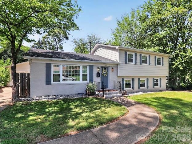3025 Dunaire Dr, Charlotte, NC 28205