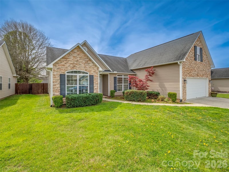 33 Hiawassee Rd, Fletcher, NC 28732
