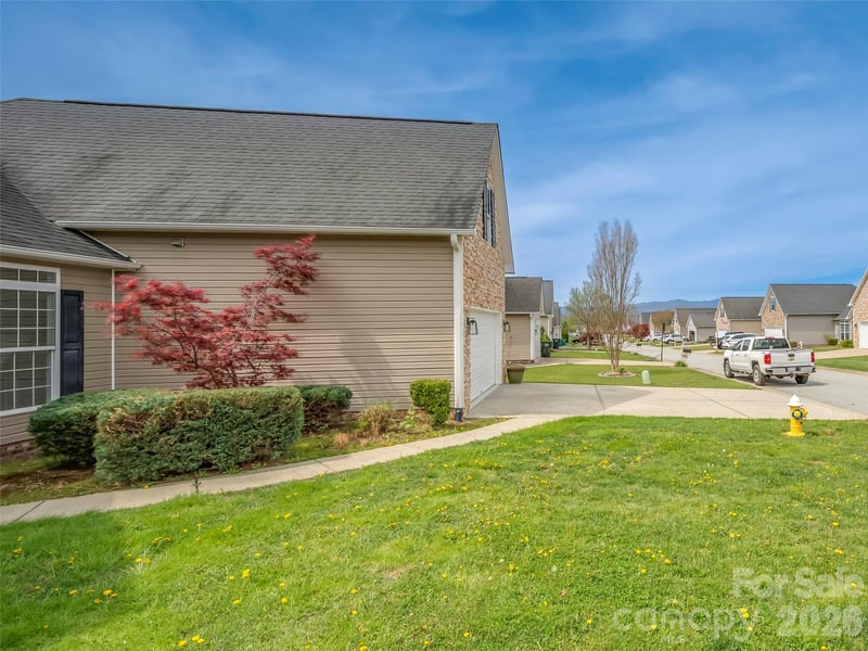 33 Hiawassee Rd, Fletcher, NC 28732