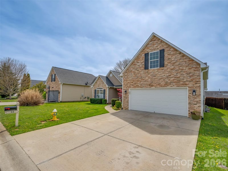 33 Hiawassee Rd, Fletcher, NC 28732