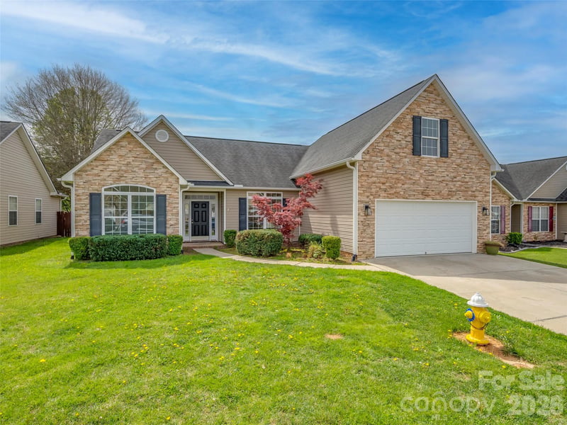 33 Hiawassee Rd, Fletcher, NC 28732