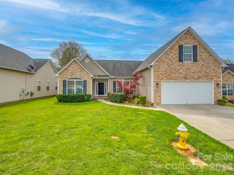 33 Hiawassee Rd, Fletcher, NC 28732