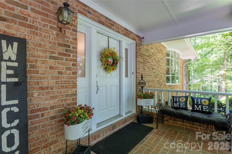 819 Chesterfield Cir, Lenoir, NC 28645