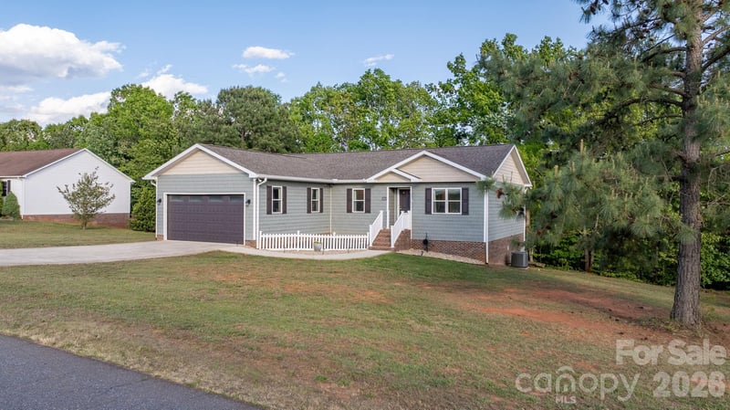 4262 Boulder Dr, Morganton, NC 28655