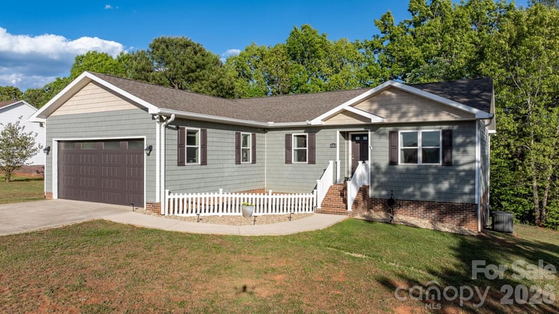 4262 Boulder Dr, Morganton, NC 28655