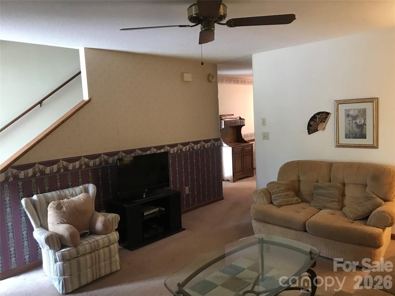 1 Pensacola Hts, Arden, NC 28704