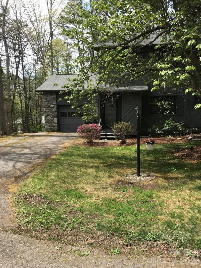 1 Pensacola Hts, Arden, NC 28704