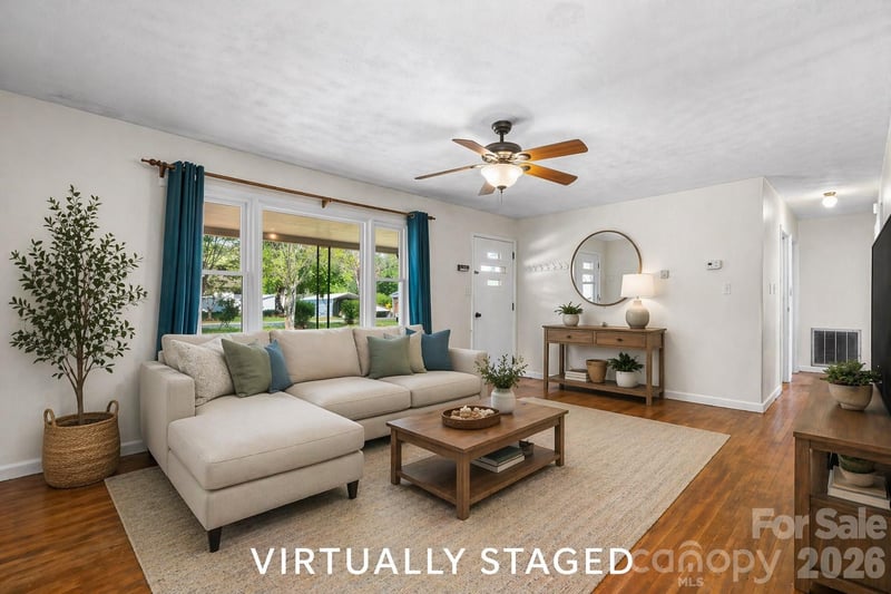 2525 Old Trenton Pl, Lenoir, NC 28645
