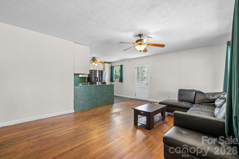 2525 Old Trenton Pl, Lenoir, NC 28645