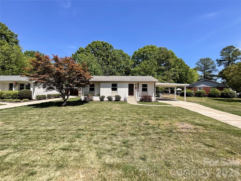 3827 Topsfield Rd, Charlotte, NC 28211