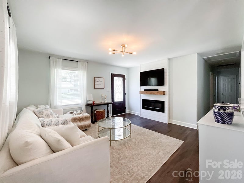 3827 Topsfield Rd, Charlotte, NC 28211