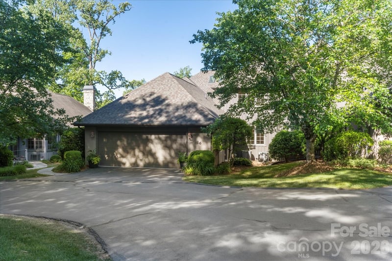 16 Hollyberry Ln, Brevard, NC 28712