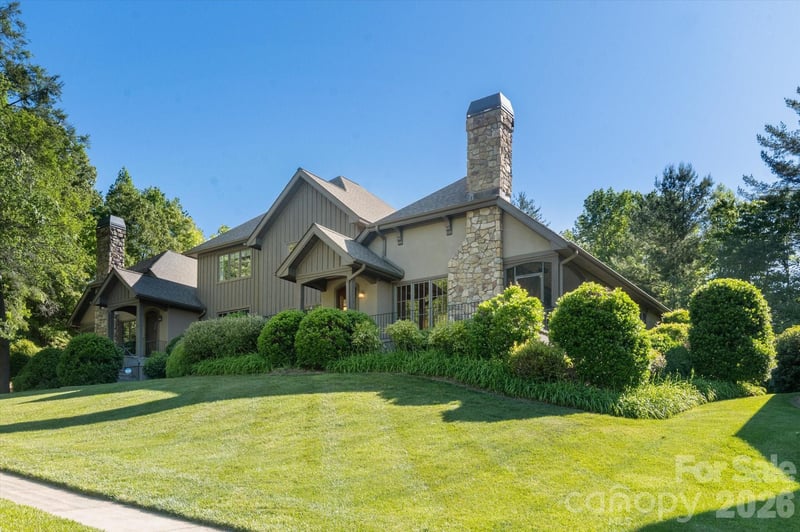 16 Hollyberry Ln, Brevard, NC 28712
