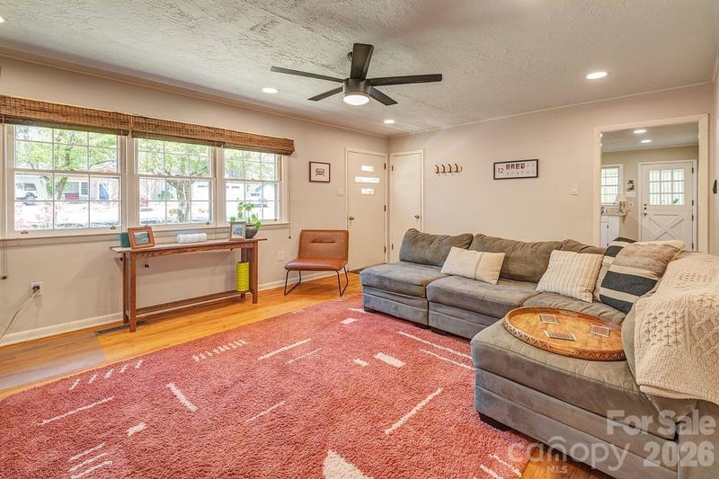 24 Forest Ln, Black Mountain, NC 28711