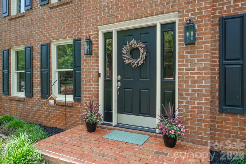 134 31st Avenue Ct, Hickory, NC 28601