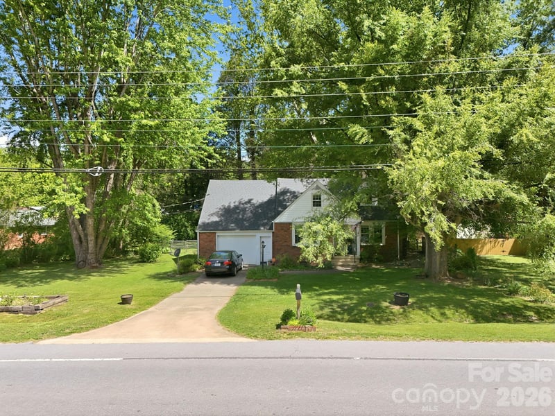215 Old Us 70 Hw, Black Mountain, NC 28711
