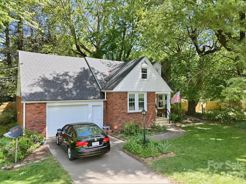 215 Old Us 70 Hw, Black Mountain, NC 28711