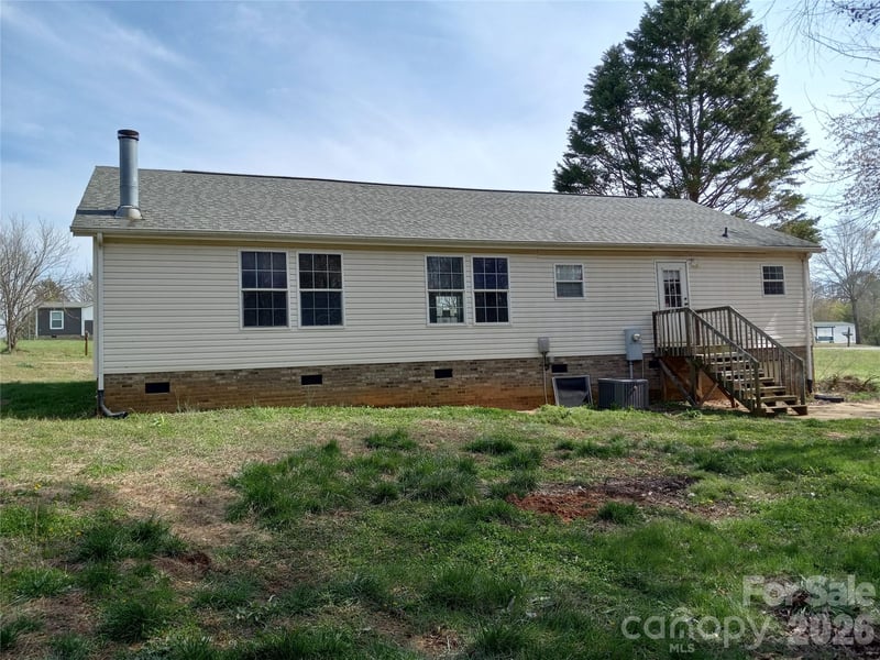 130 Gray Fox Dr, Lawndale, NC 28090