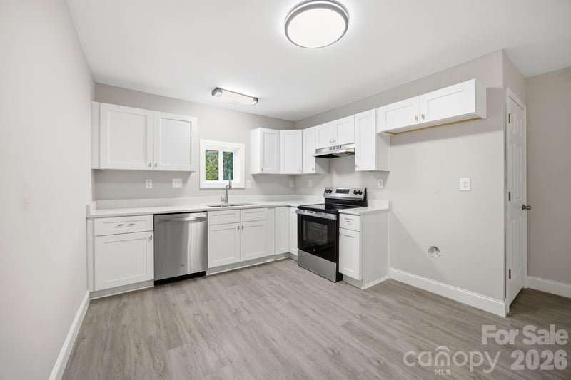 23 Flowe St, Concord, NC 28027