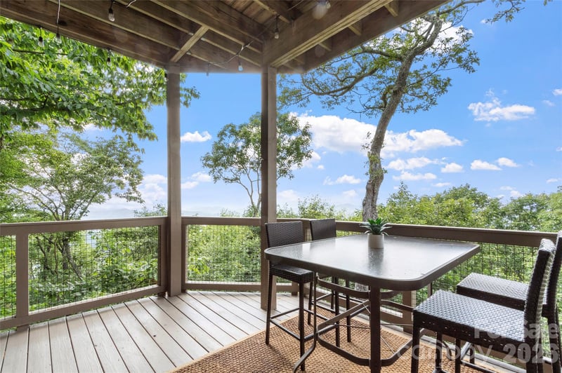 66 Club Villa Ct #D-3, Burnsville, NC 28714