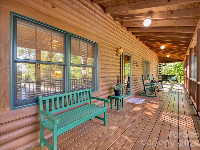 212 Glen Echo Cir, Saluda, NC 28773