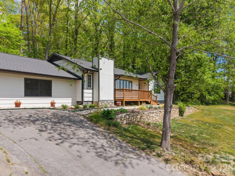 70 Melton Rd, Candler, NC 28715