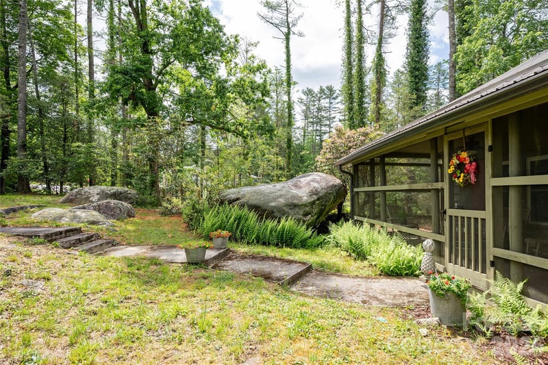 10844 Greenville Hw, Cedar Mountain, NC 28718