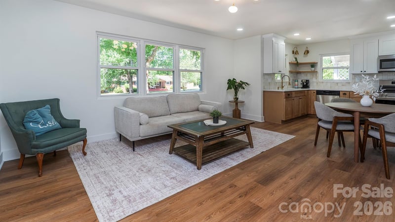 137 Birchwood Dr, Charlotte, NC 28214