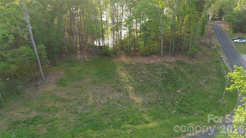 111 Waterway Dr, Lexington, NC 27292