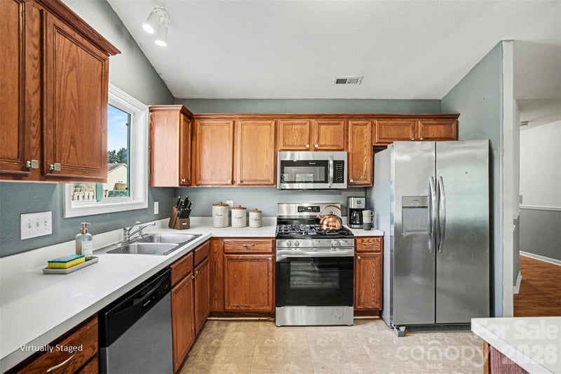 125 Sawhorse Dr, Mooresville, NC 28115