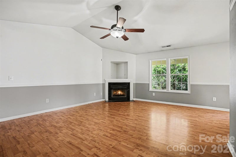 125 Sawhorse Dr, Mooresville, NC 28115